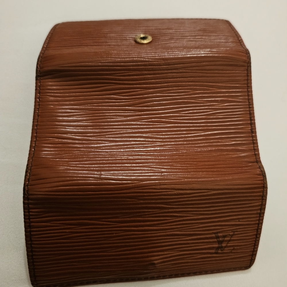 LOUIS VUITTON EPI TRIFOLD KEY HOLDER - UNISEX - Picture 7 of 9